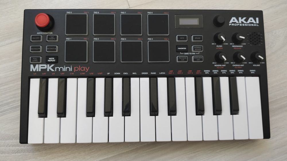 Акай мидиклавиятура