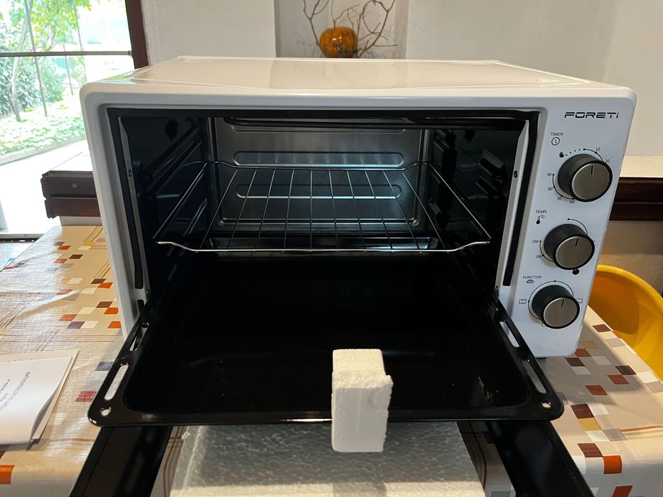 Малка готварска фурна 
3600 W, 120 - 250 C