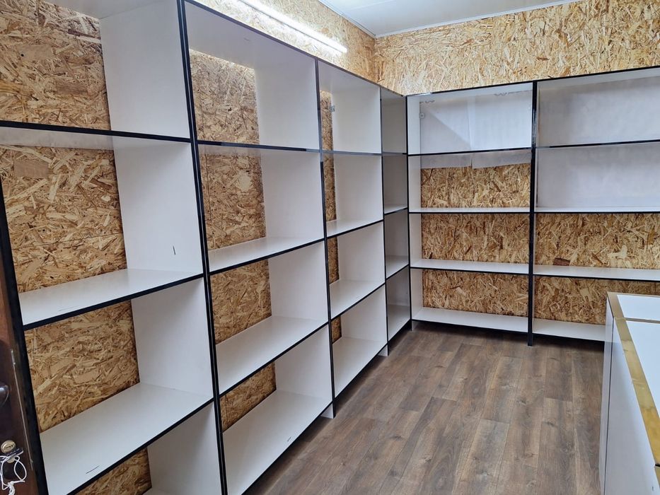 Полки витрины стилаж для магазина