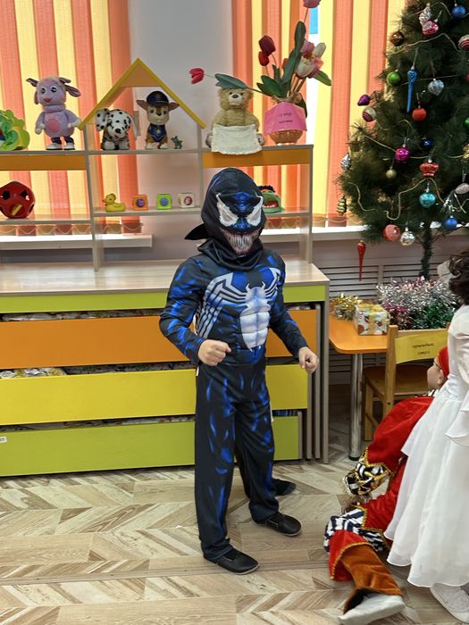 Продаю костюм Веном