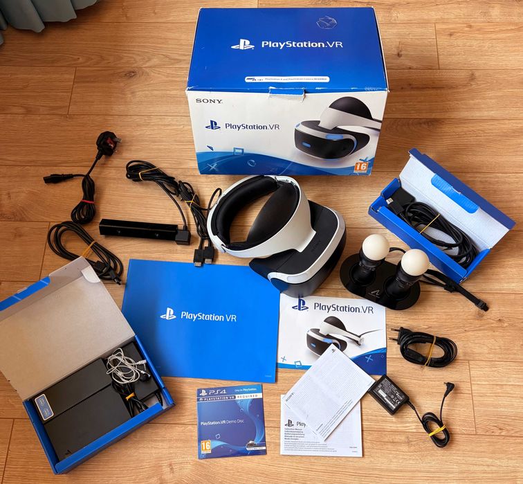 PS 4 VR комплект + камера + 2 Move контролера + игра PlayStation