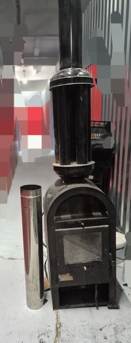 Sobă pe lemne/ pelete