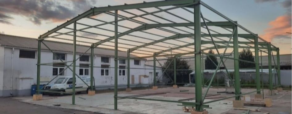 Vand hale metalice la super preț-calitate