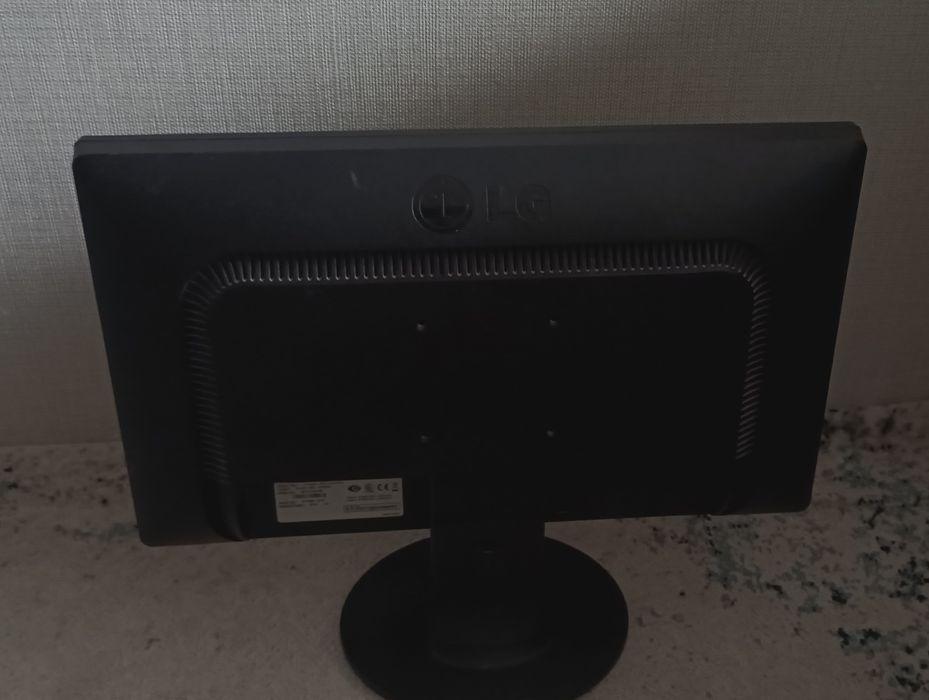 Монитор LG Flatron