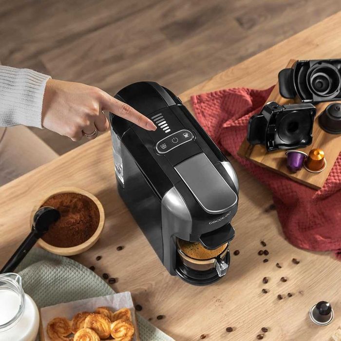 Компактна кафемашина с капсули Cecotec FreeStyle, 3 в 1 , подходяща за мляно кафе, Dolce Gusto и Nespresso