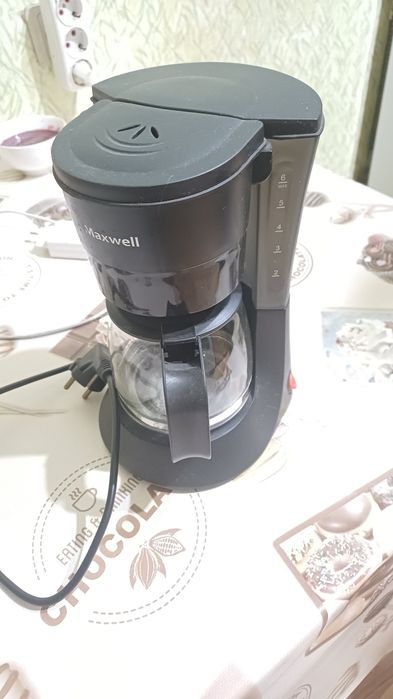 Продам кофеварку Maxwell.