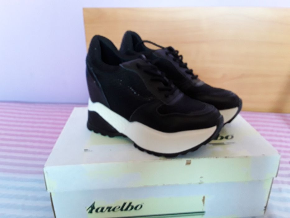 Vând Adidași Damă Platforma Mărimea 37 Italia