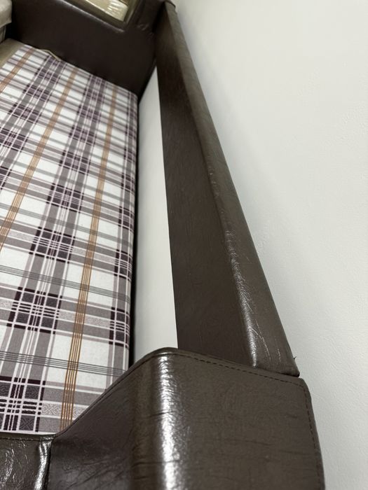 Продам срочно диван в отличном состоянии