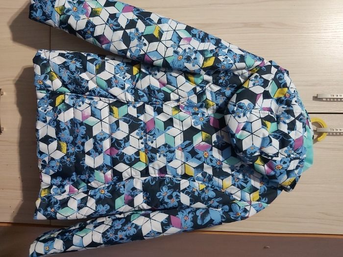 Куртка на девочку 146