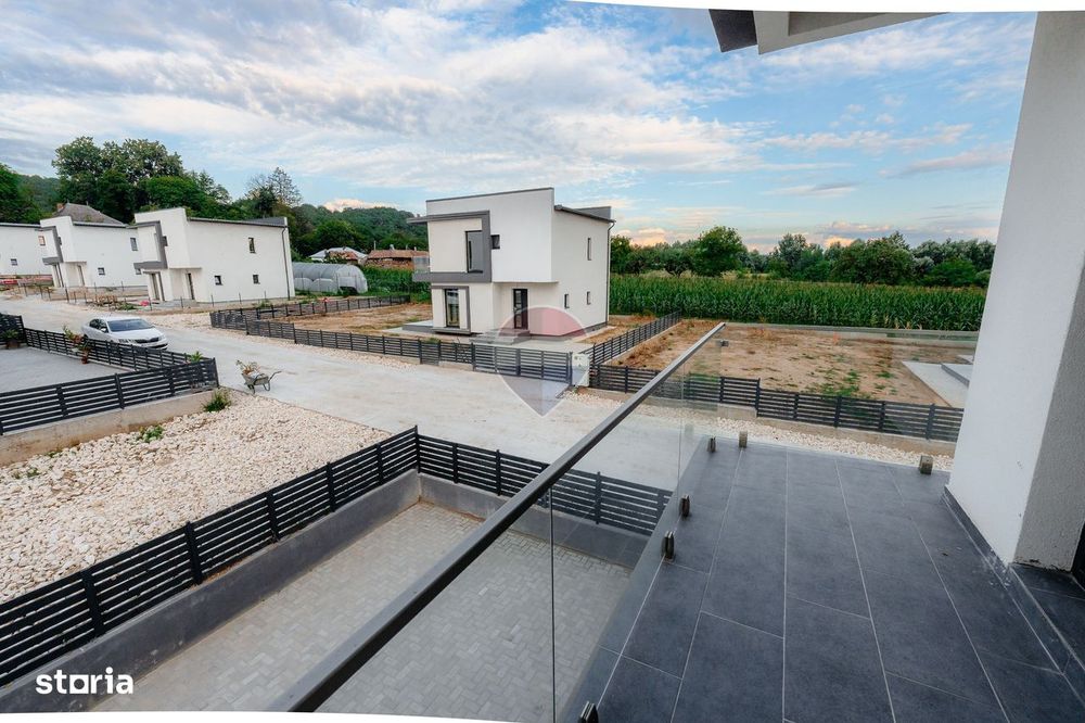 Casă tip duplex, P+1E, 174mp construiți — Budeasa Mare, Argeș