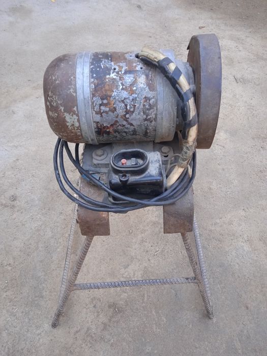 Тачилка       маторам        хорошем    состояни  матор 2000 оборотный