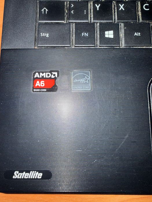 Лаптоп Toshiba Satellite C 70 D - A - 11 E