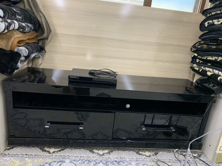 Подставка под телевизор