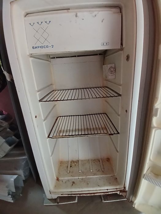 Холодильник работает