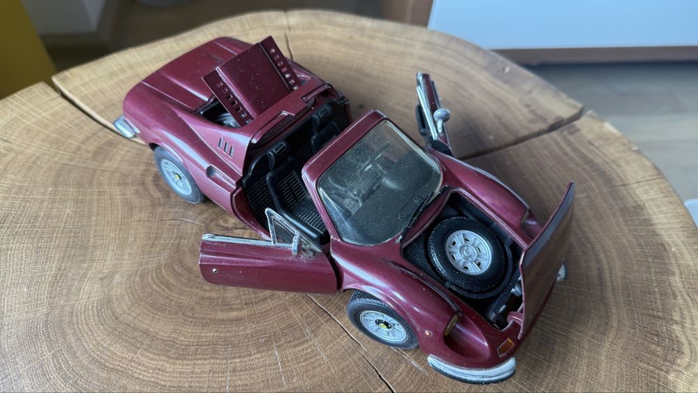 Hotwheels Ferrari 246 GTS Dino 1/18