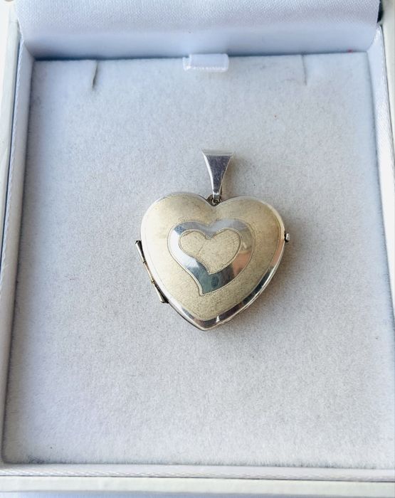 Pandantiv din argint in forma de inimioara pentru poze