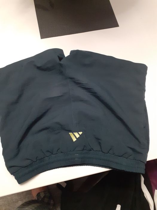 Pantaloni scurti