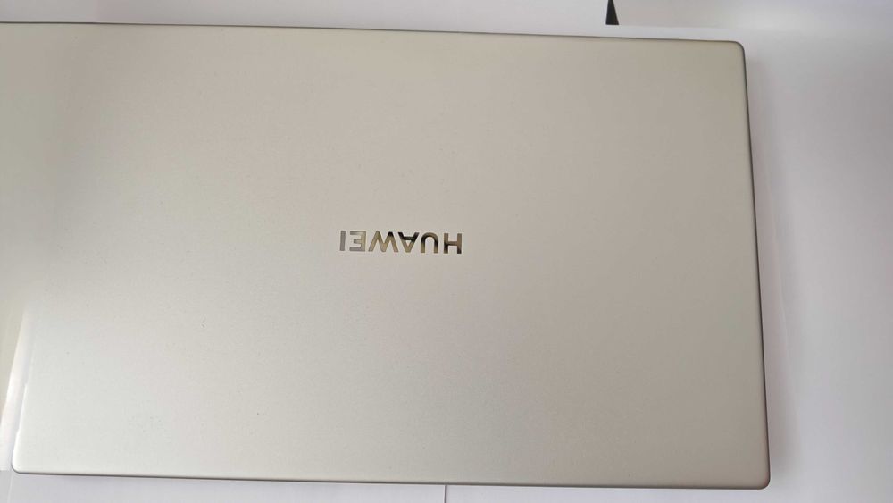 Huawei matebook d15 2020 Ryzen 7 3700U