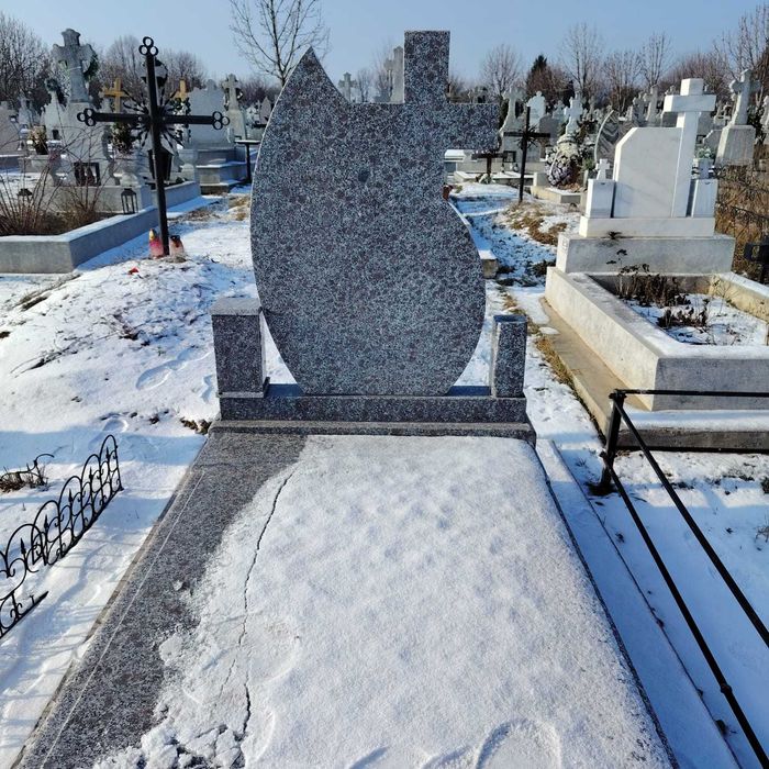 Loc de veci cimitirul Sf. Petru și Pavel