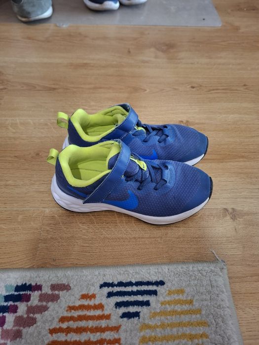 Vand adidasi pentru copii Nike