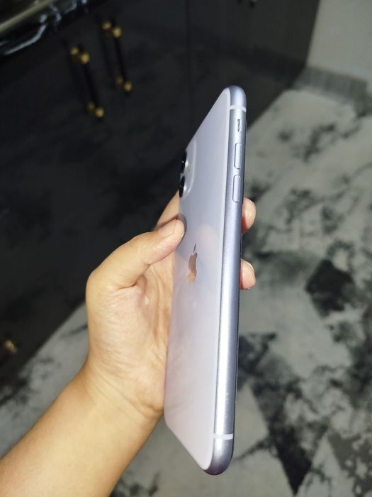 Iphone 11 Karobka dokument bilan