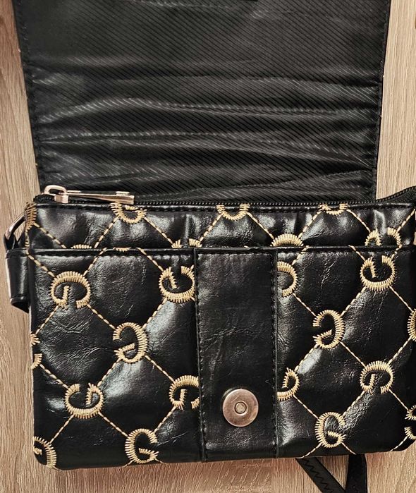 Дамска чанта през рамо