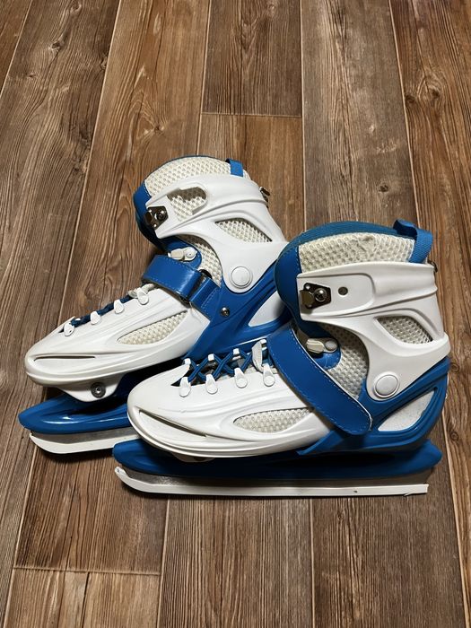 Коньки спортивные