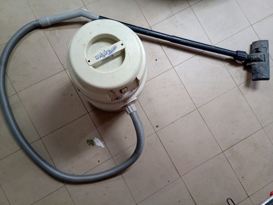 Прахосмукачка Delonghi Wet & Dry