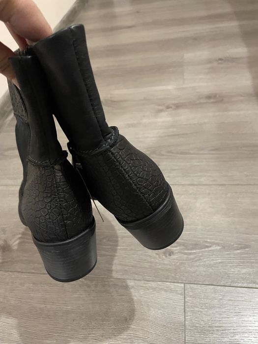 Елегантни кожени боти.НОВИ с етикет. S.Oliver