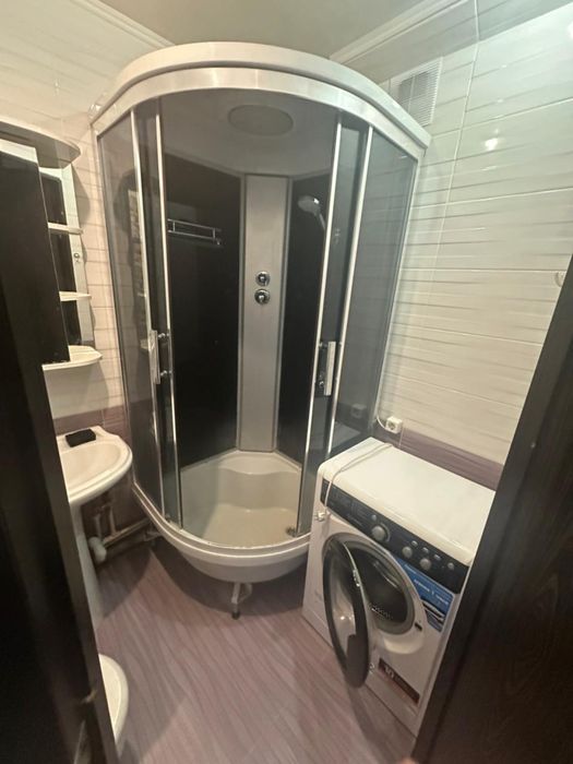 Сдам 2х комн кв на 8мкр.