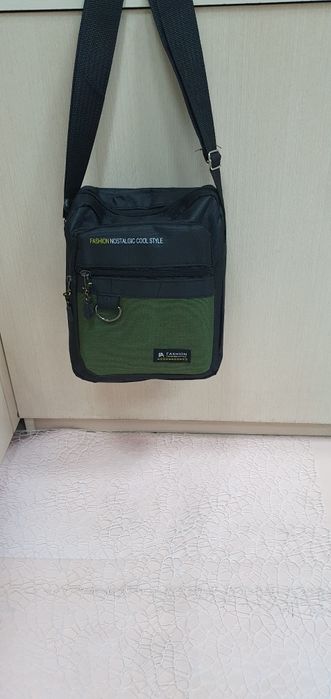 Сумочка мужская  на ремешке