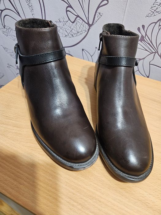 Дамски зимни боти почти не носени като нови са номер 38 ! Цена 50 лв!