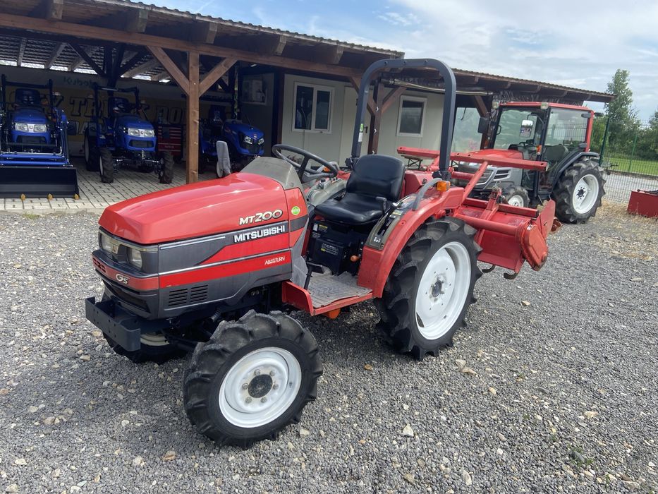 Tractor japonez Mitsubishi MT200, 4x4, 20cp + freza