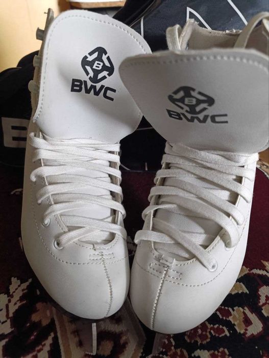 Продам коньки почти новые