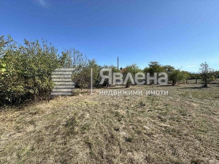 Къща със стопанска сграда в Боерица