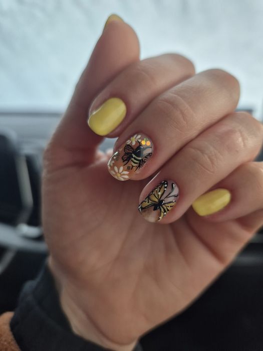 Manichiura semi/gel si pictura pe unghii