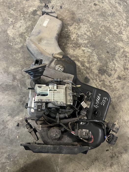 Rezervor AdBlue Volkswagen Sharan 2.0 Motorina 2012