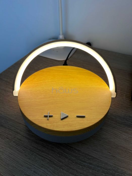 Lampa cu incarcator wireless si speaker HAWS