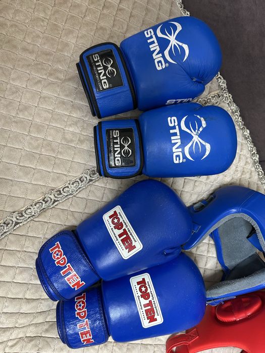 Шлема и перчатки боксерские