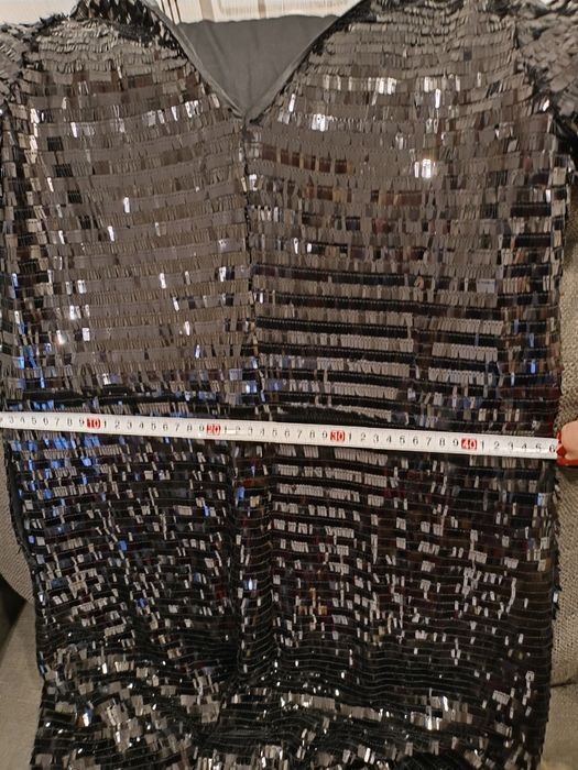 Рокля ESPRIT в пайети за специални поводи!