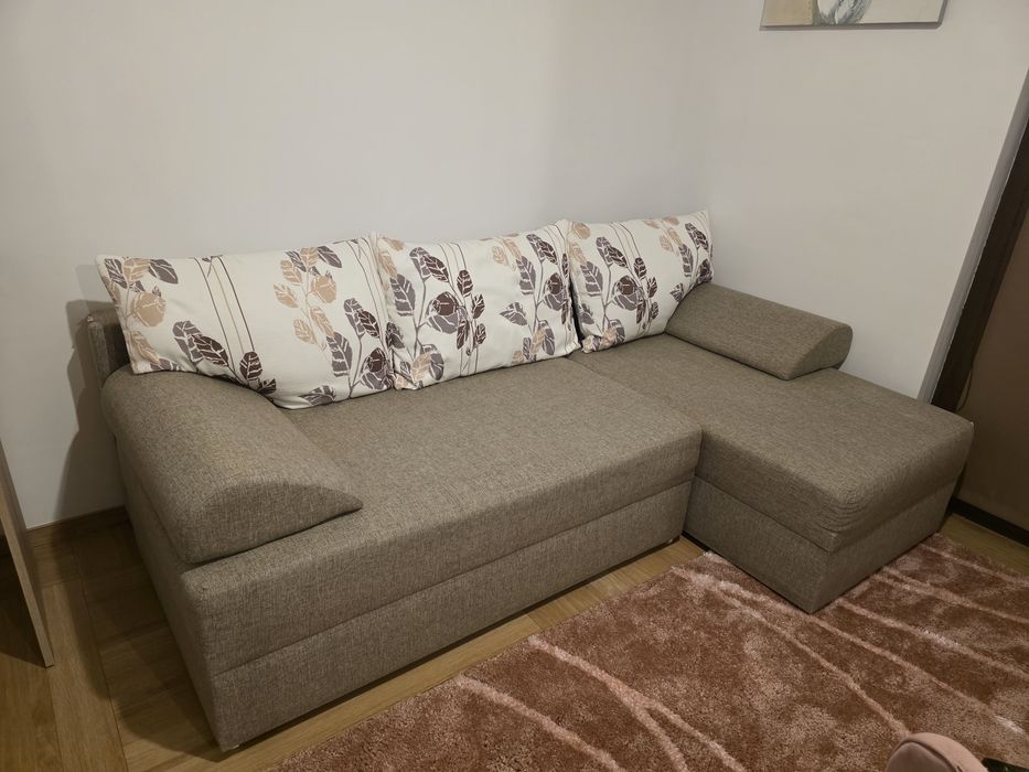 Canapea extensibila cu lada depozitare