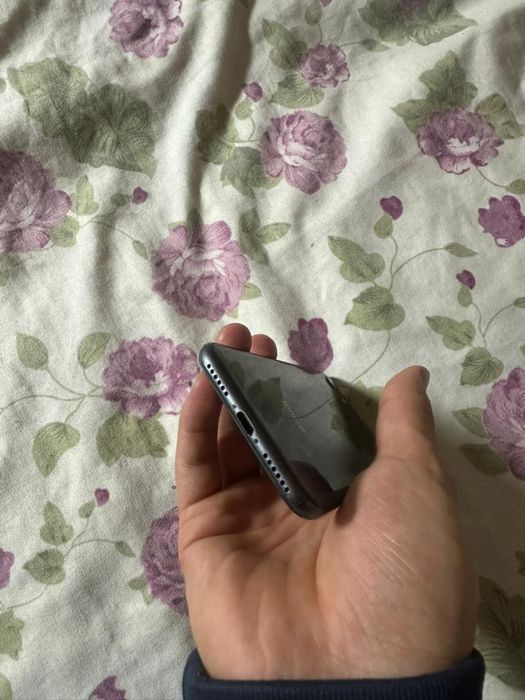 Айфон 8 64 гб,емкость 100%