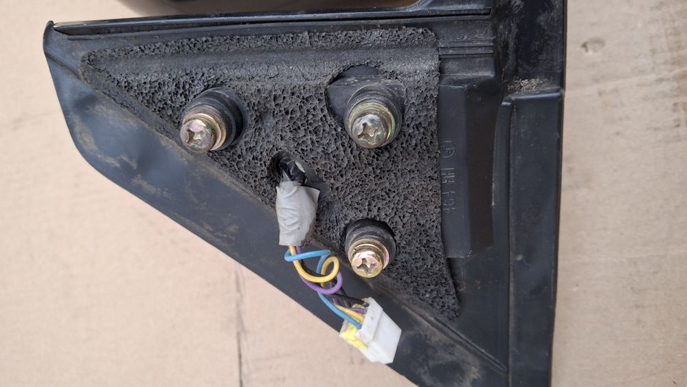 Зеркало Montero Sport