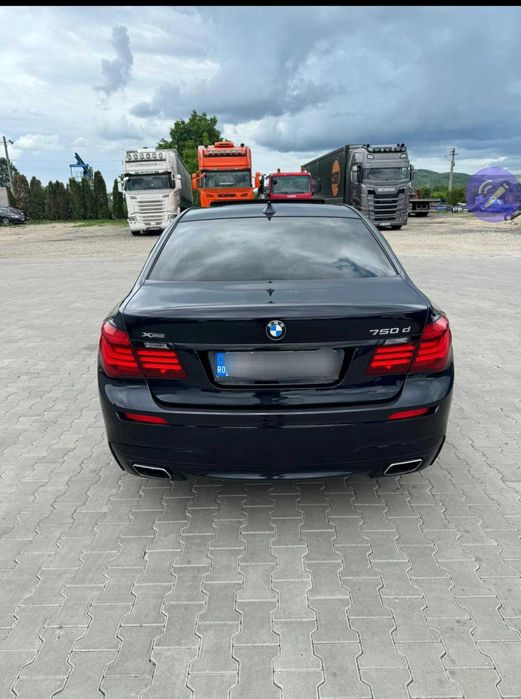 BMW Seria 7 750d xDrive M Performance, 5 butoane