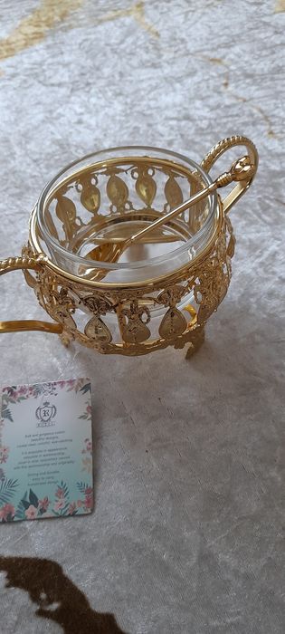 Сахарница красивая