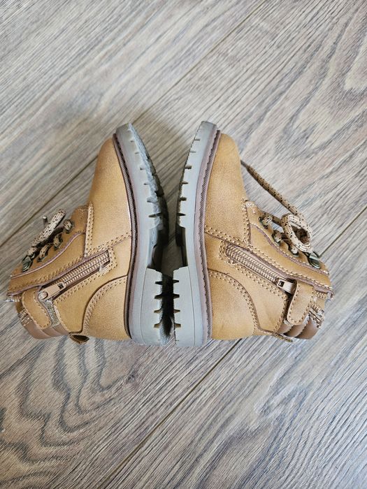 Детски боти Okaidi