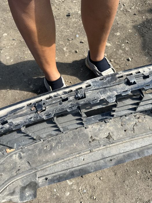 Предна броня с решетка с отвор за дистроник Golf 7 Vw Голф 7 оригинал