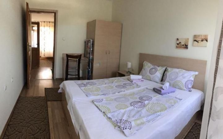 Дава се под наем Двустаен апартамент в Пловдив, Център - 65 кв.м за 383 € - Снимка #4