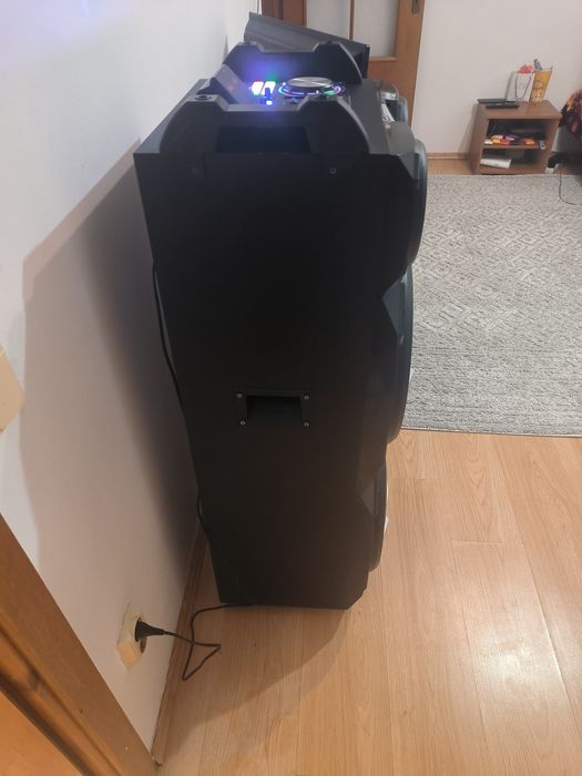 Boxa akai in garanție