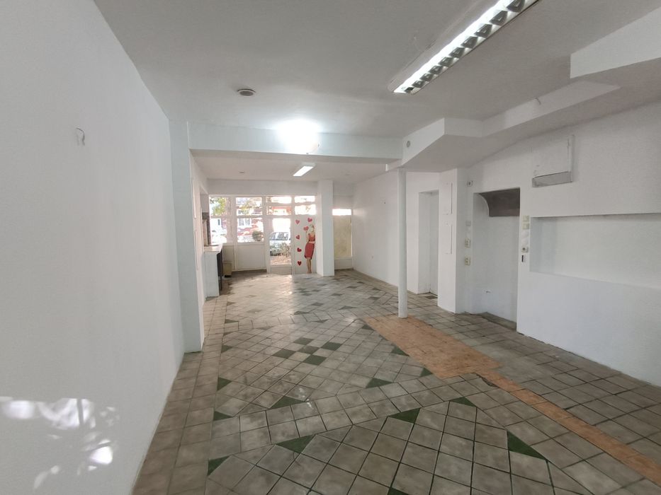 Дава се под наем Магазин в Казанлък - 50 кв.м за 306 € - Снимка #2